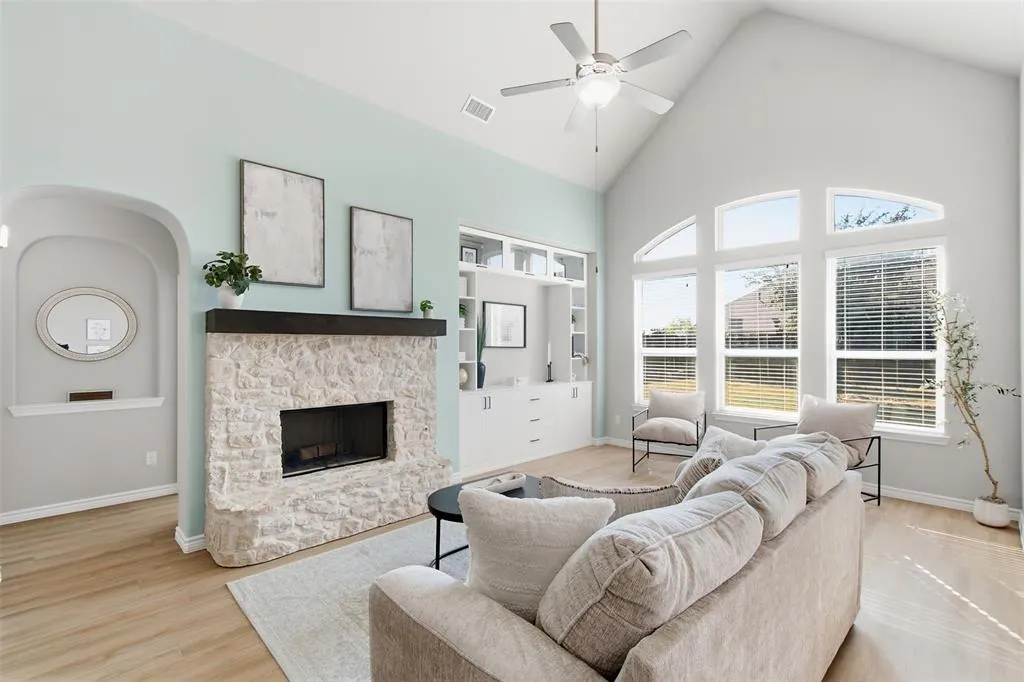 1112 Lake Cypress Lane