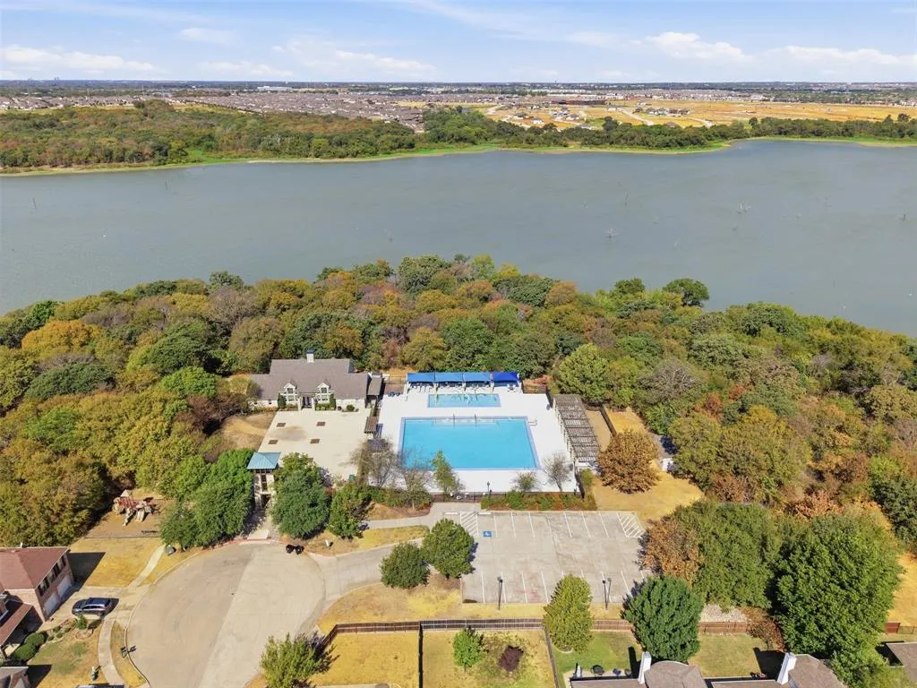 1112 Lake Cypress Lane