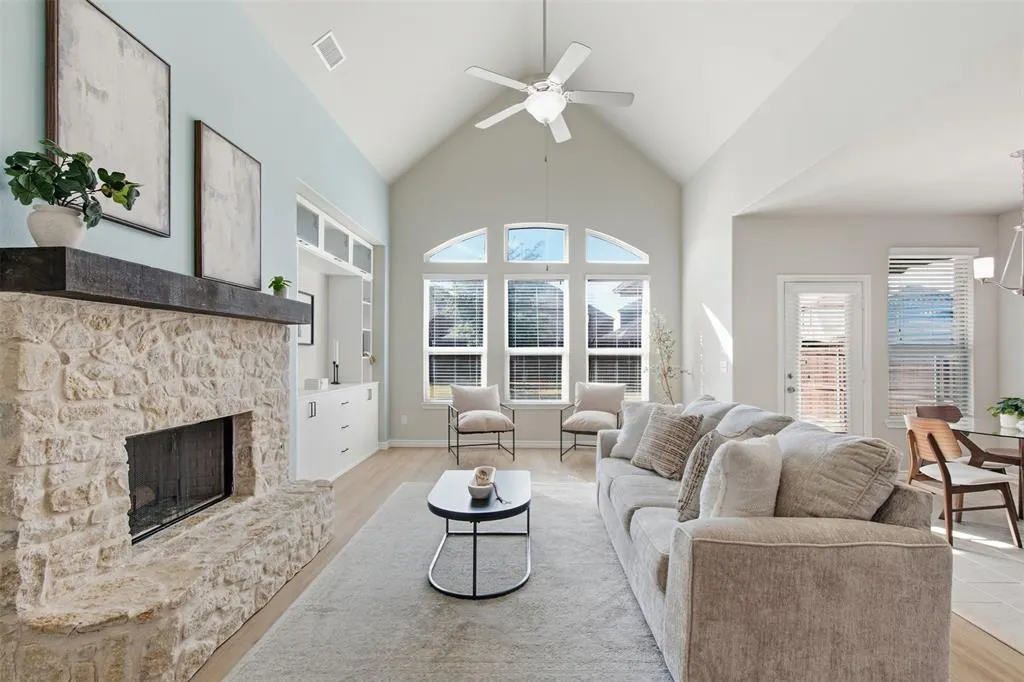 1112 Lake Cypress Lane