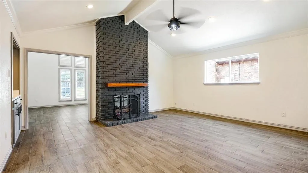2616 Ellis Court