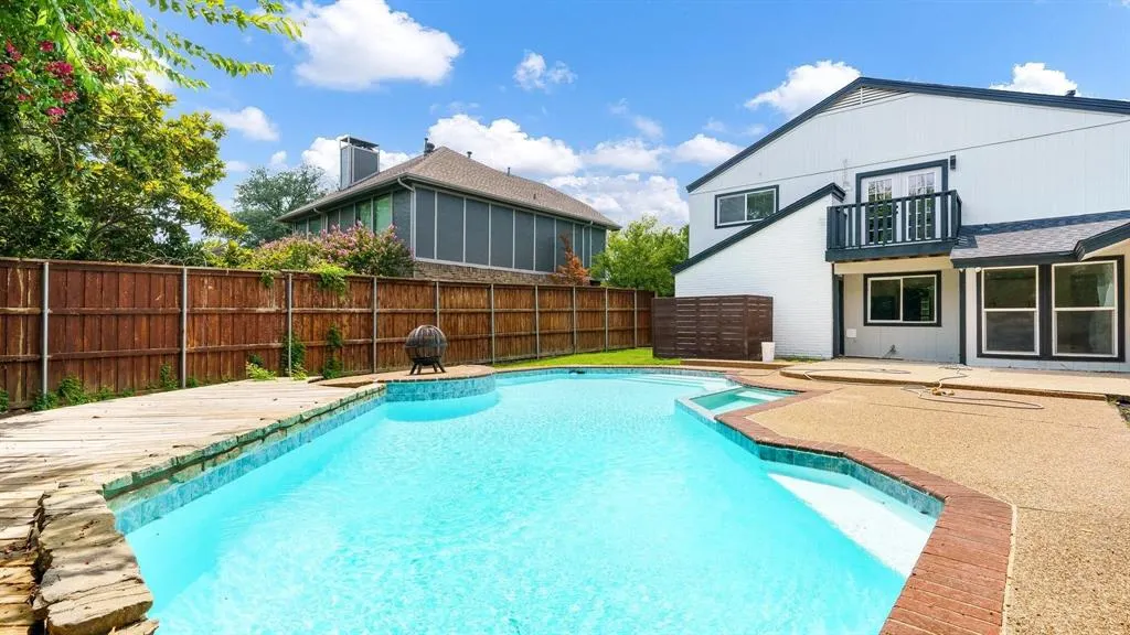 2616 Ellis Court