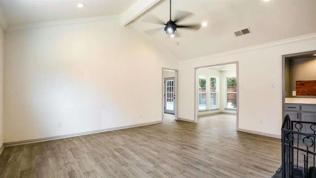 2616 Ellis Court
