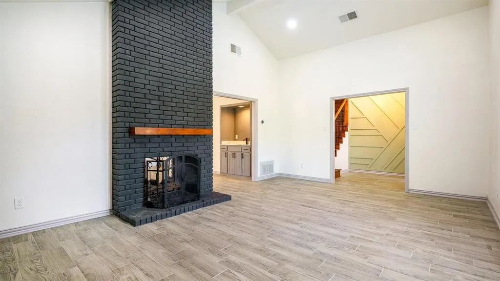 2616 Ellis Court