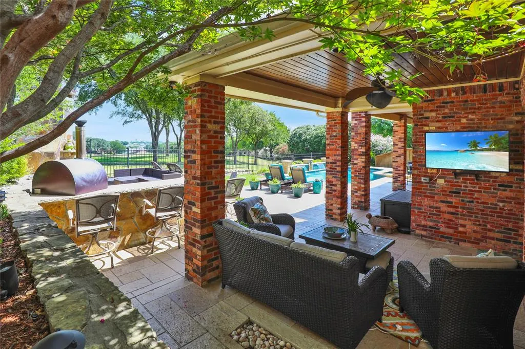 1204 Hills Creek Drive