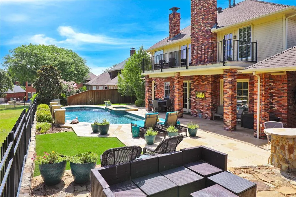 1204 Hills Creek Drive