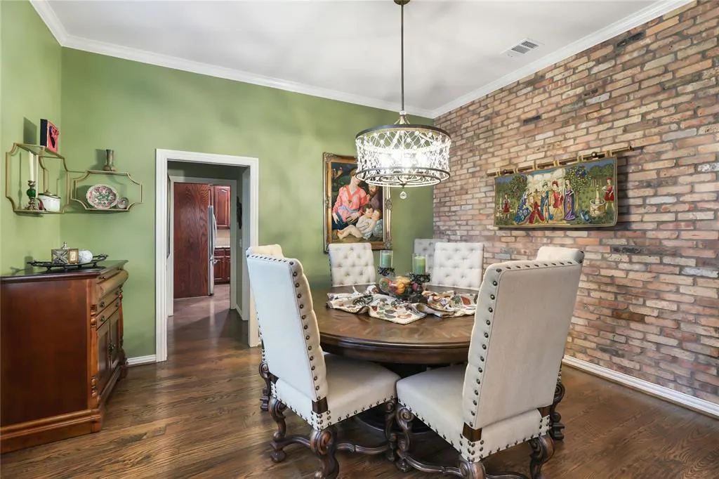 1204 Hills Creek Drive