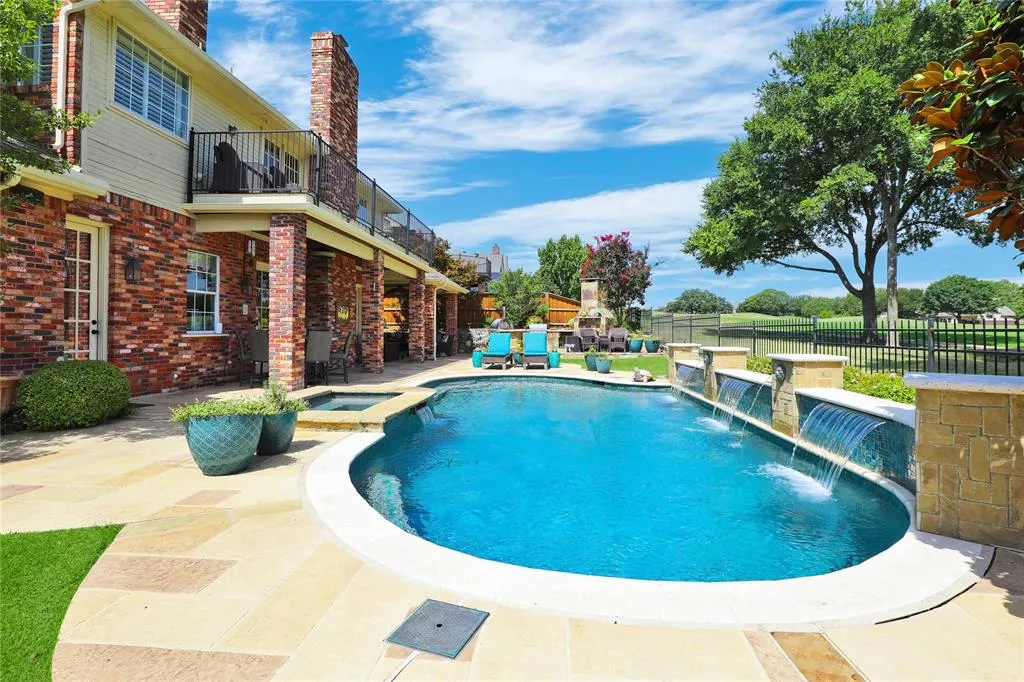 1204 Hills Creek Drive