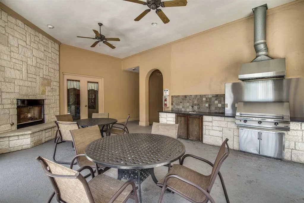 6816 Livorno Lane
