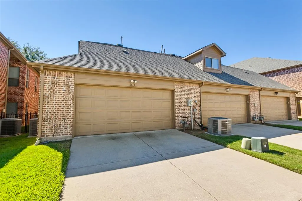 6816 Livorno Lane