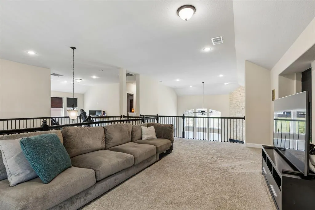 3613 Sparkling Drive