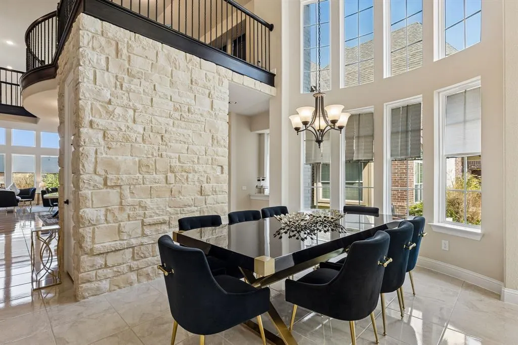 3613 Sparkling Drive