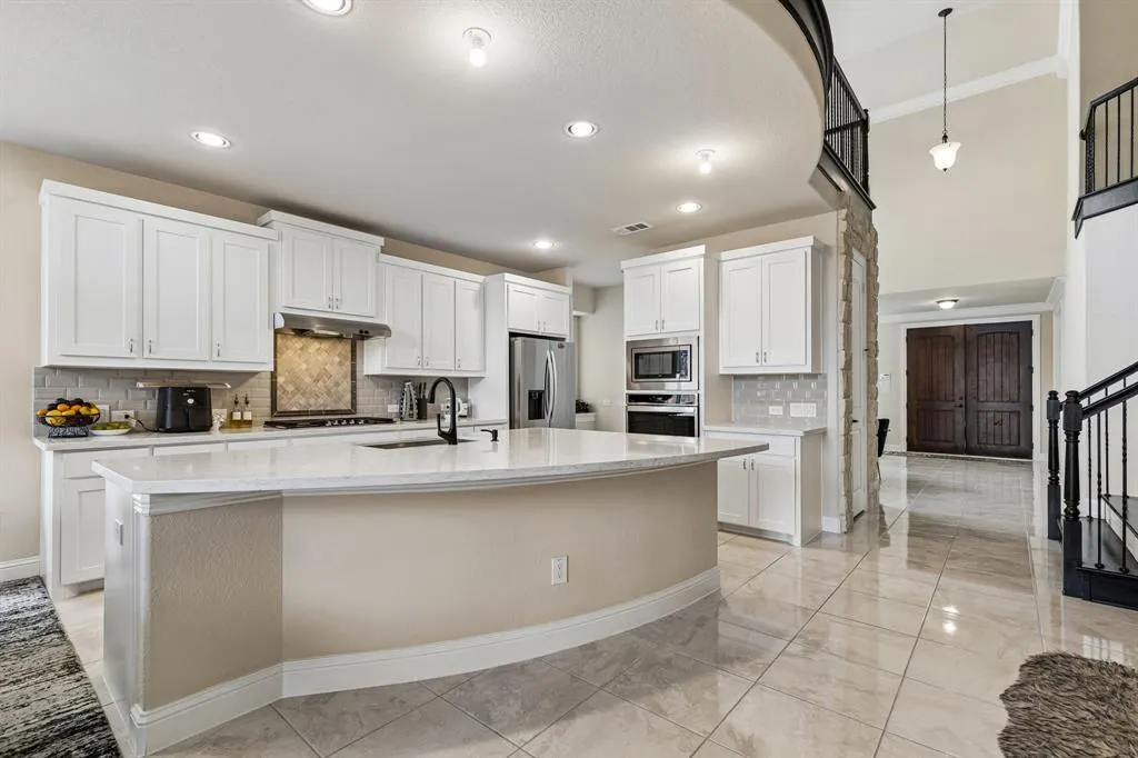 3613 Sparkling Drive