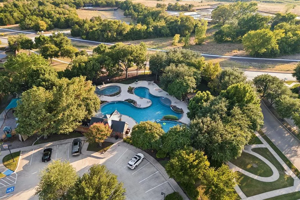 3613 Sparkling Drive