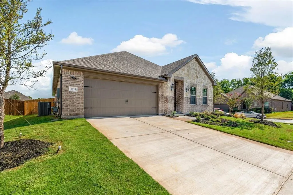1253 Carinna Drive