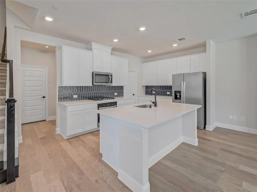 3500 Kingsland Drive