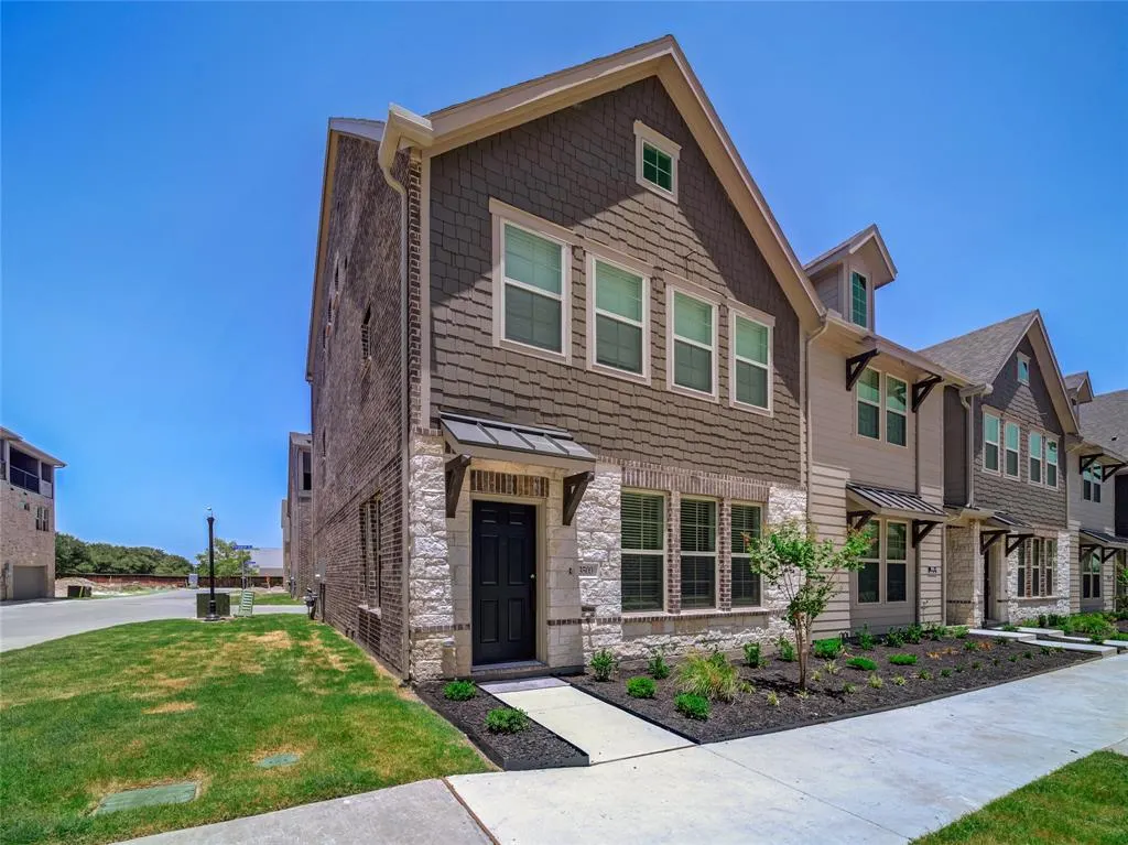 3500 Kingsland Drive