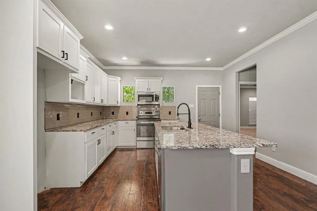 4221 Cardinal Drive