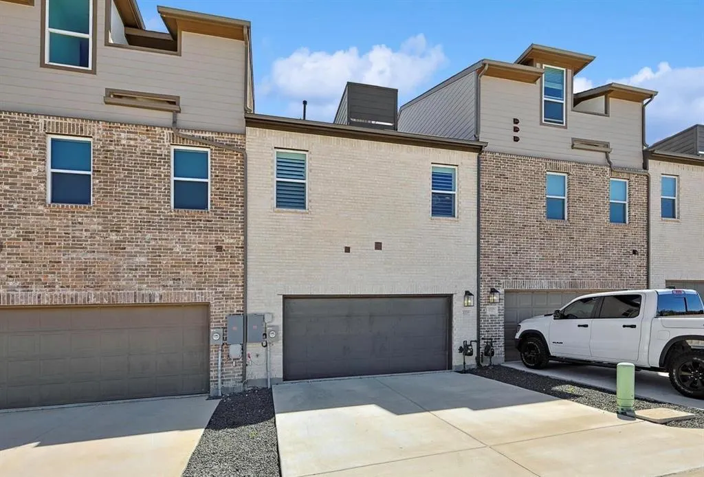 2221 Adena Springs Drive