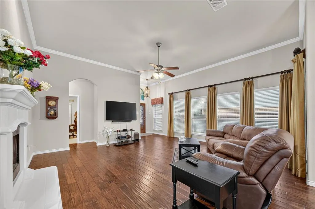 1824 Harlequin Place