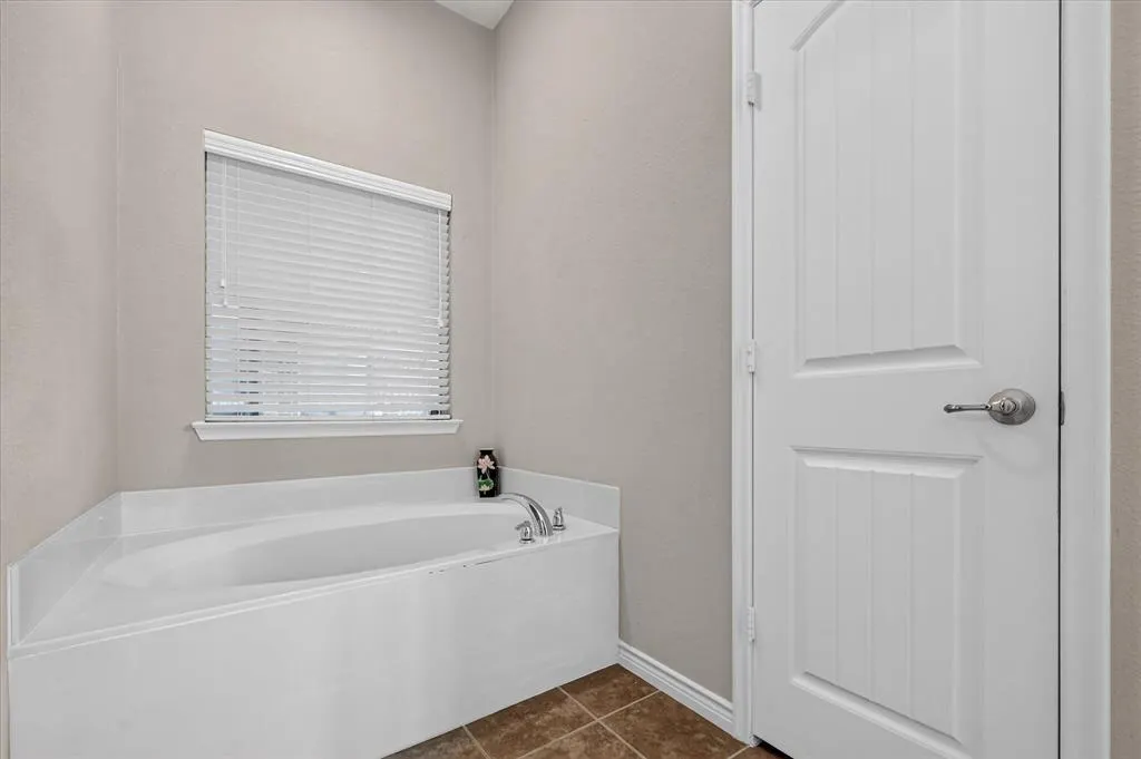 1824 Harlequin Place