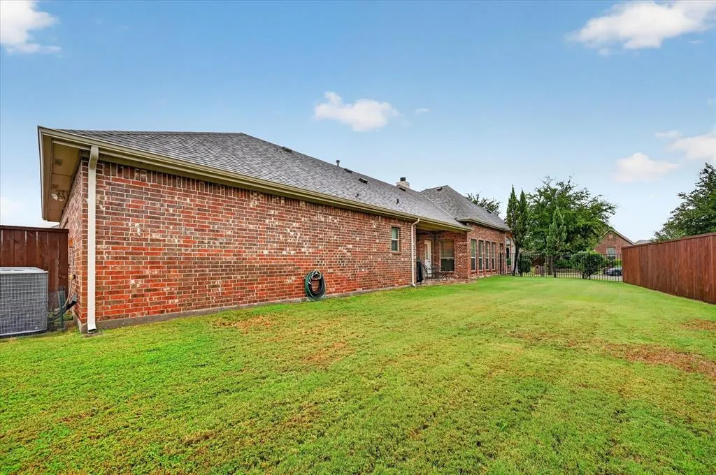 1824 Harlequin Place