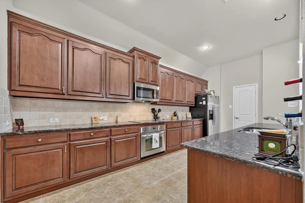 1824 Harlequin Place