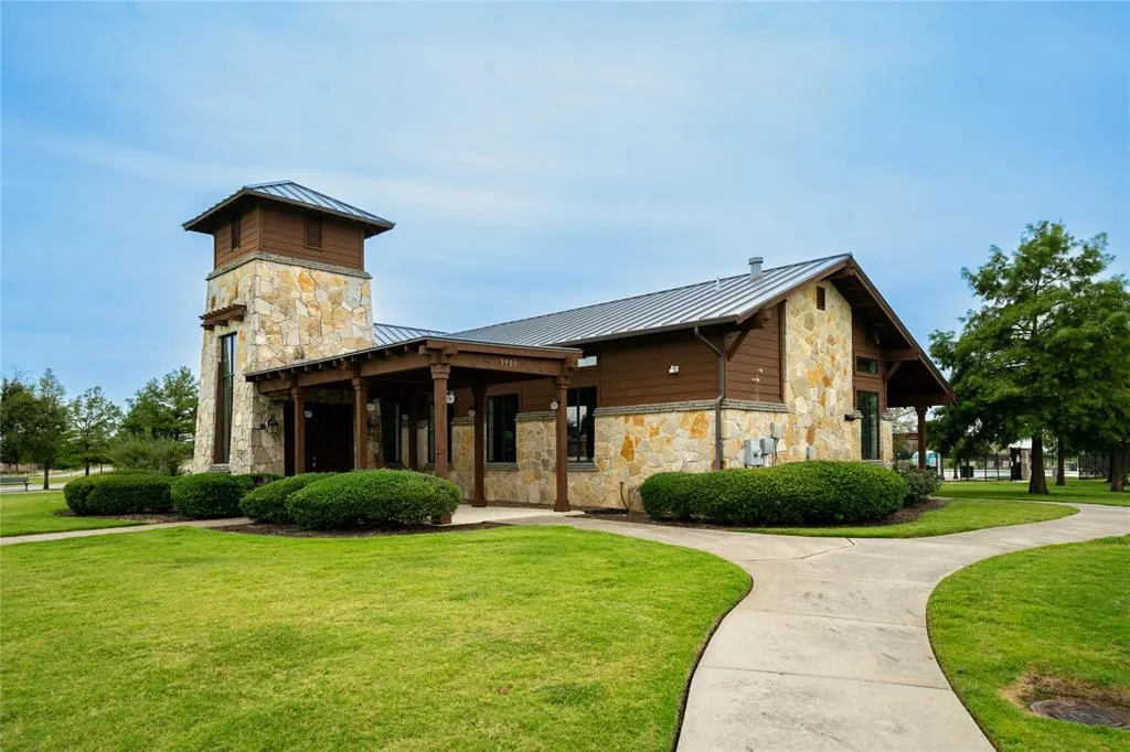 1262 Roma Drive