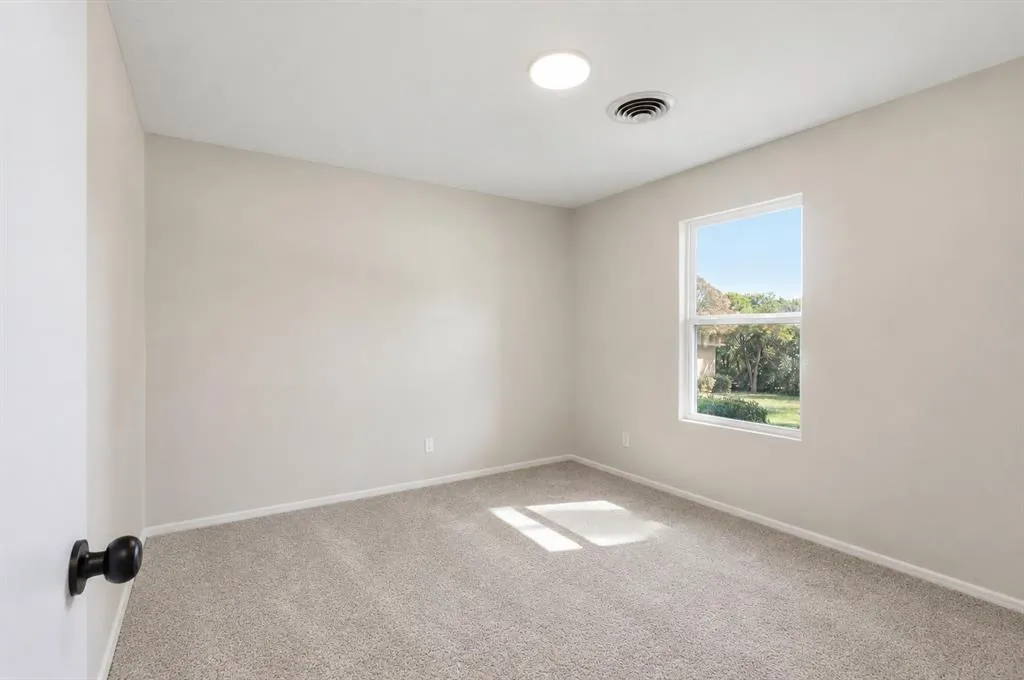 1521 Glenwick Drive