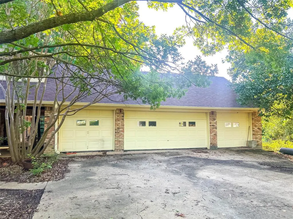 5201 Windmill Lane