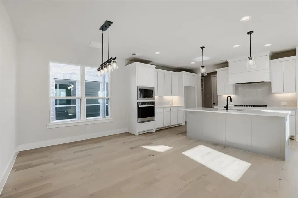 1604 Ramble Way