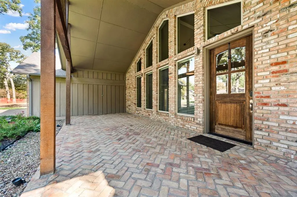 3504 Lakeridge Drive