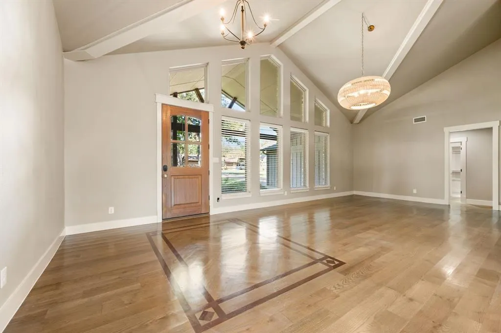 3504 Lakeridge Drive