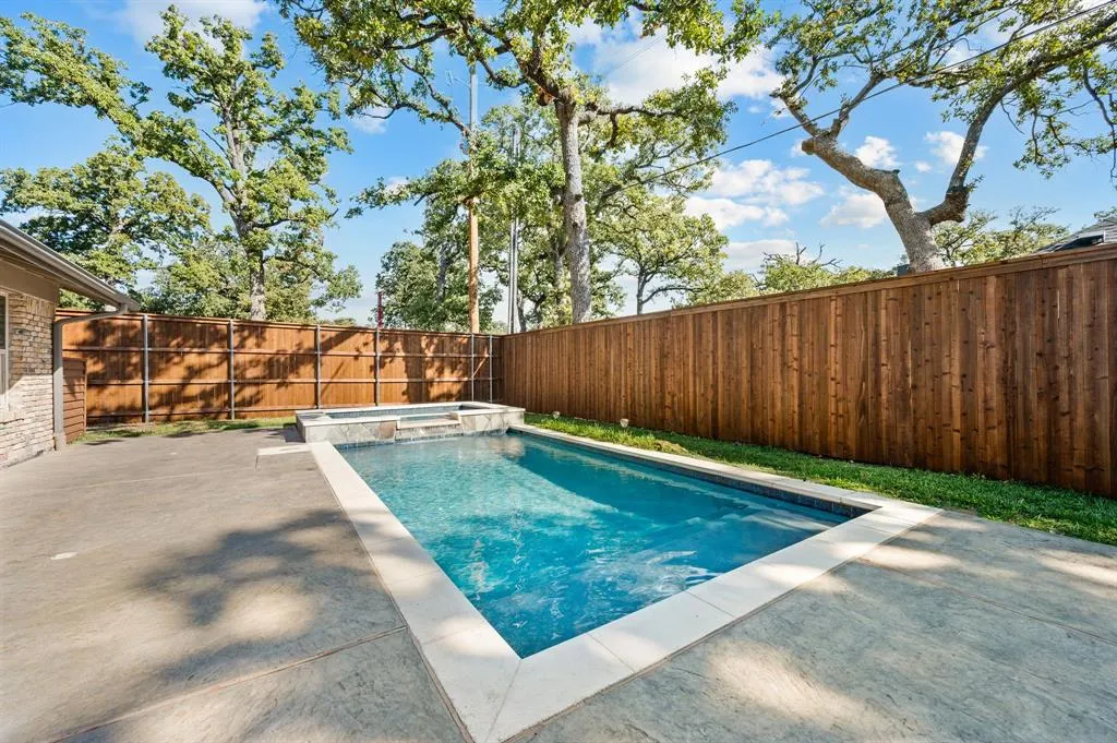 3504 Lakeridge Drive