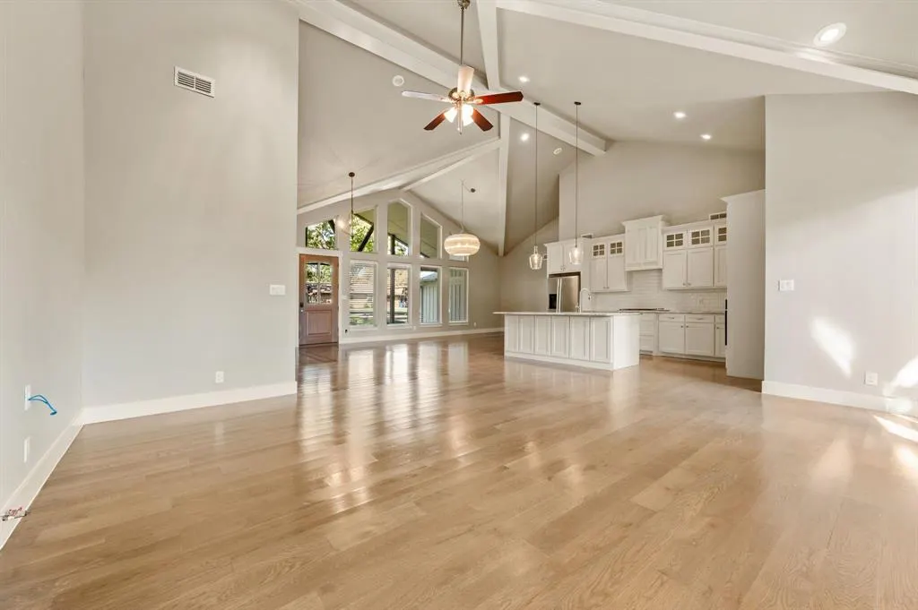 3504 Lakeridge Drive