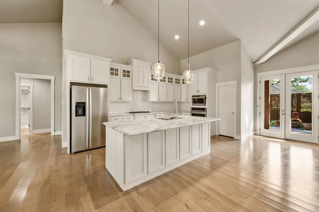 3504 Lakeridge Drive
