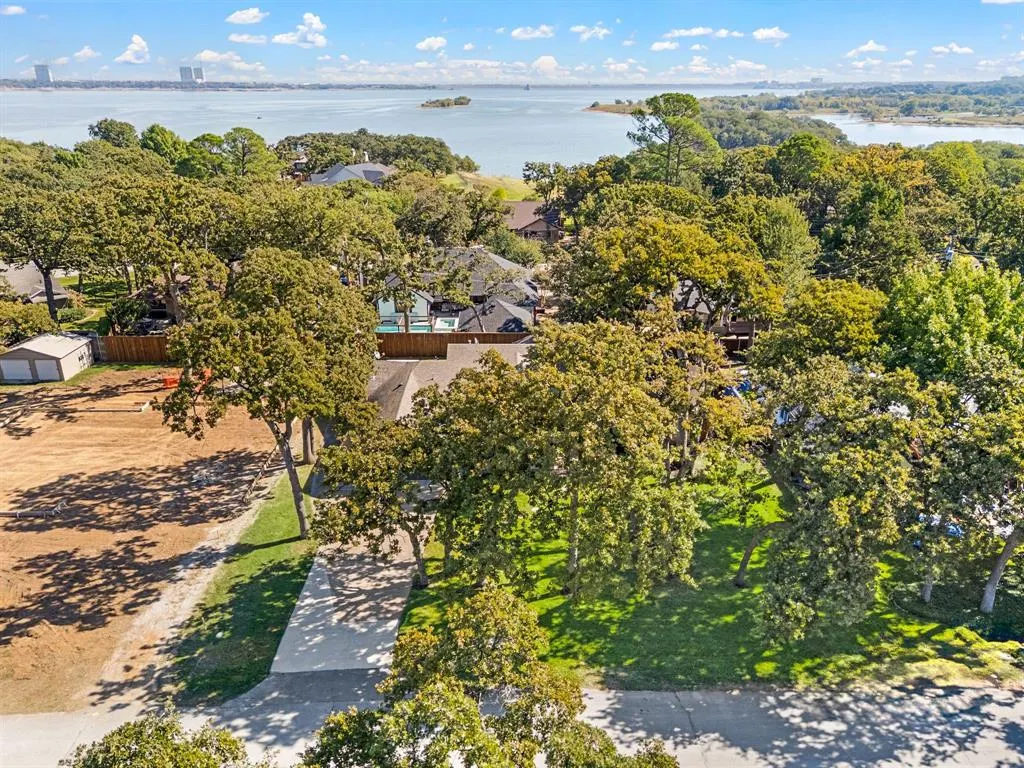 3504 Lakeridge Drive