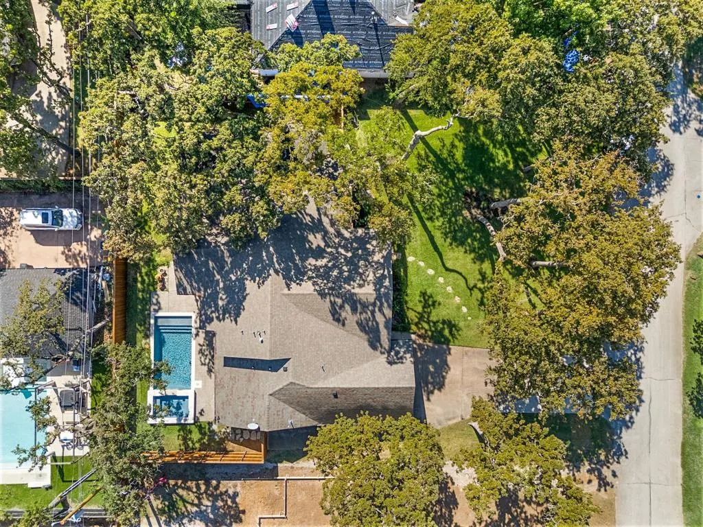 3504 Lakeridge Drive