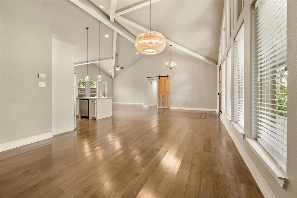 3504 Lakeridge Drive