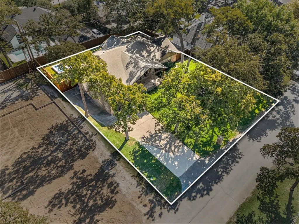 3504 Lakeridge Drive