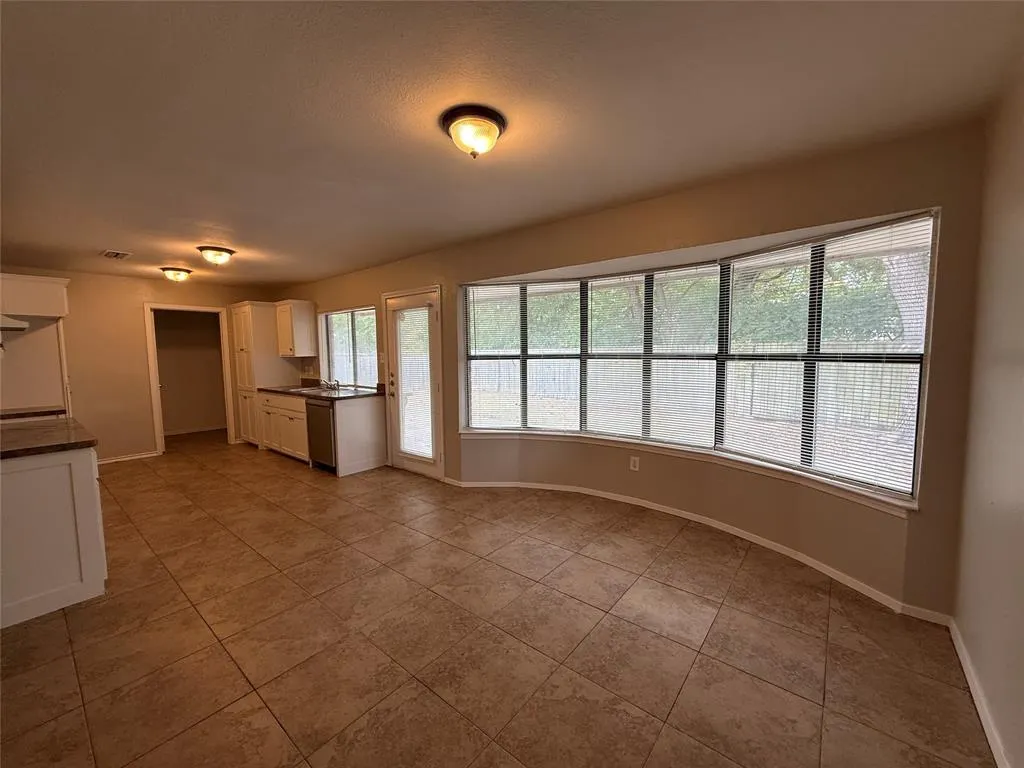 1464 Larchmont Drive