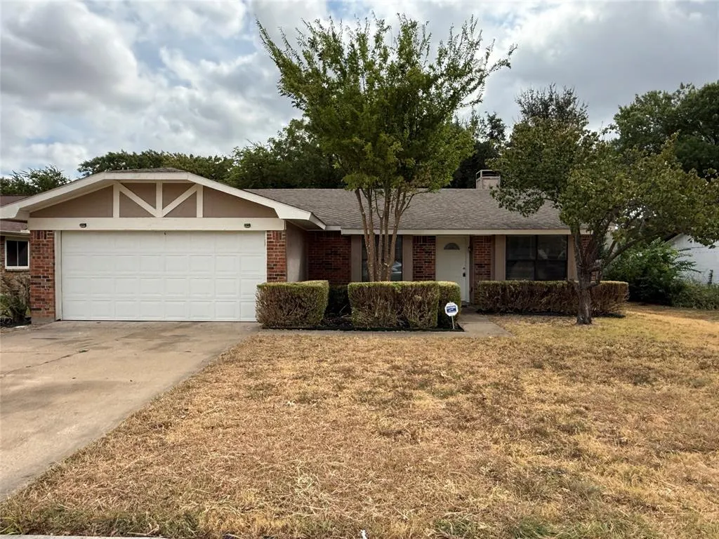 1464 Larchmont Drive
