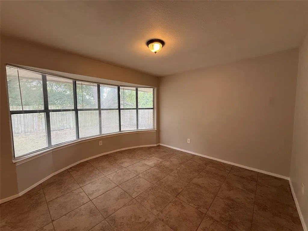 1464 Larchmont Drive