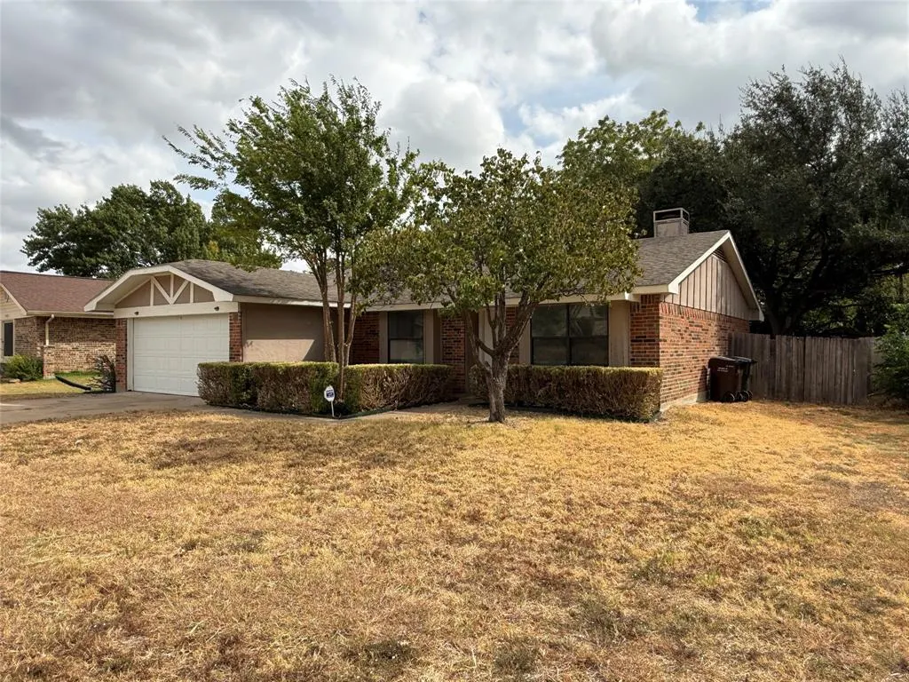 1464 Larchmont Drive