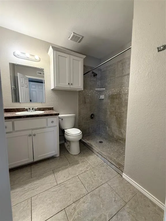1464 Larchmont Drive