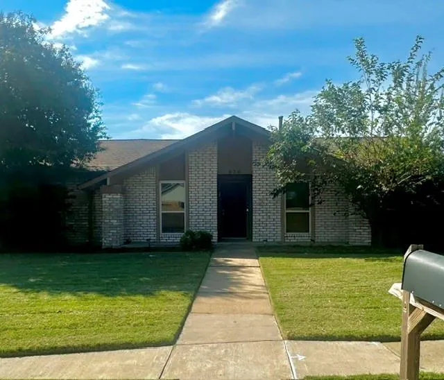 936 Carlsbad Drive