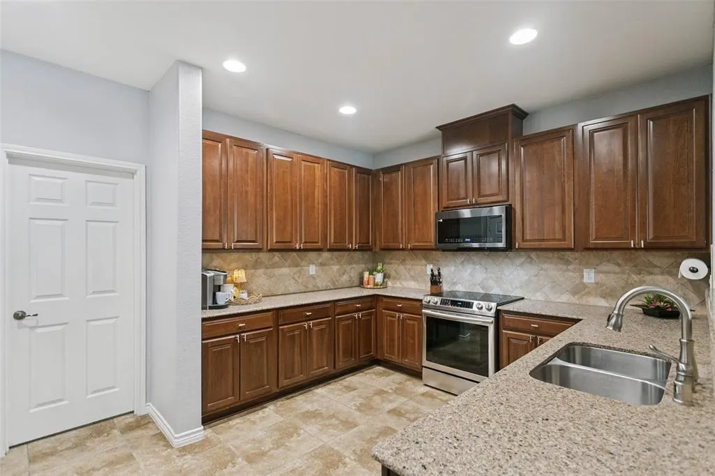 6501 Texana Way