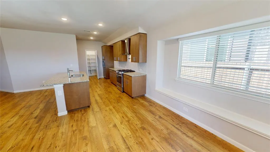 1118 Holcombe Drive