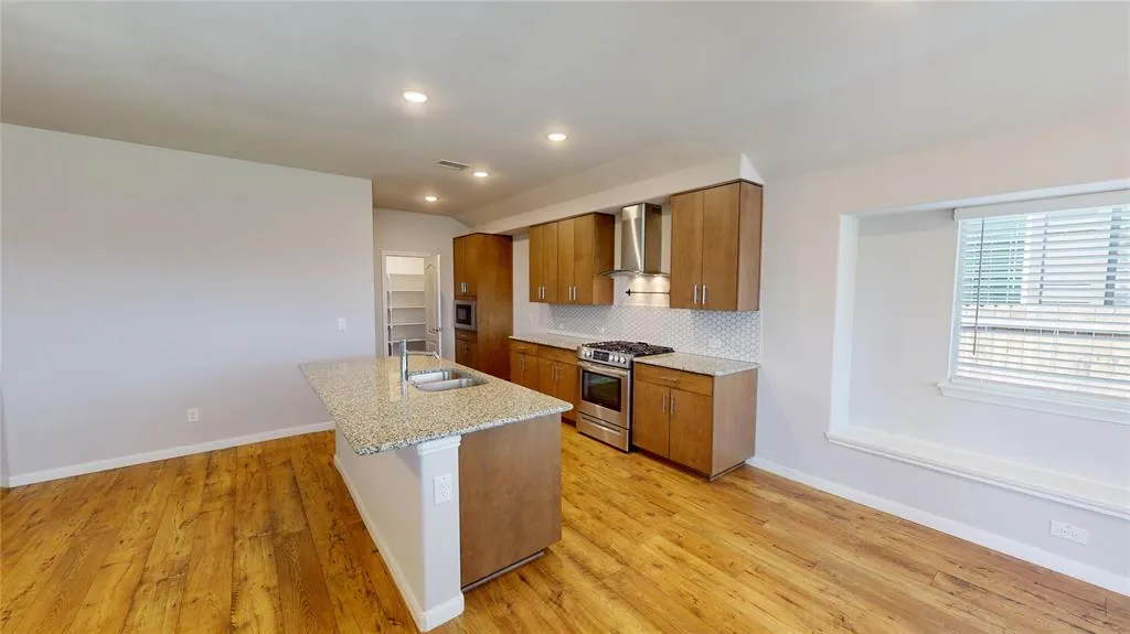 1118 Holcombe Drive