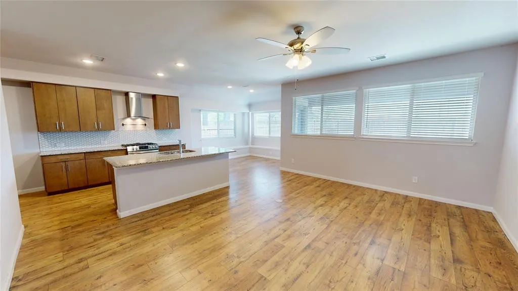 1118 Holcombe Drive