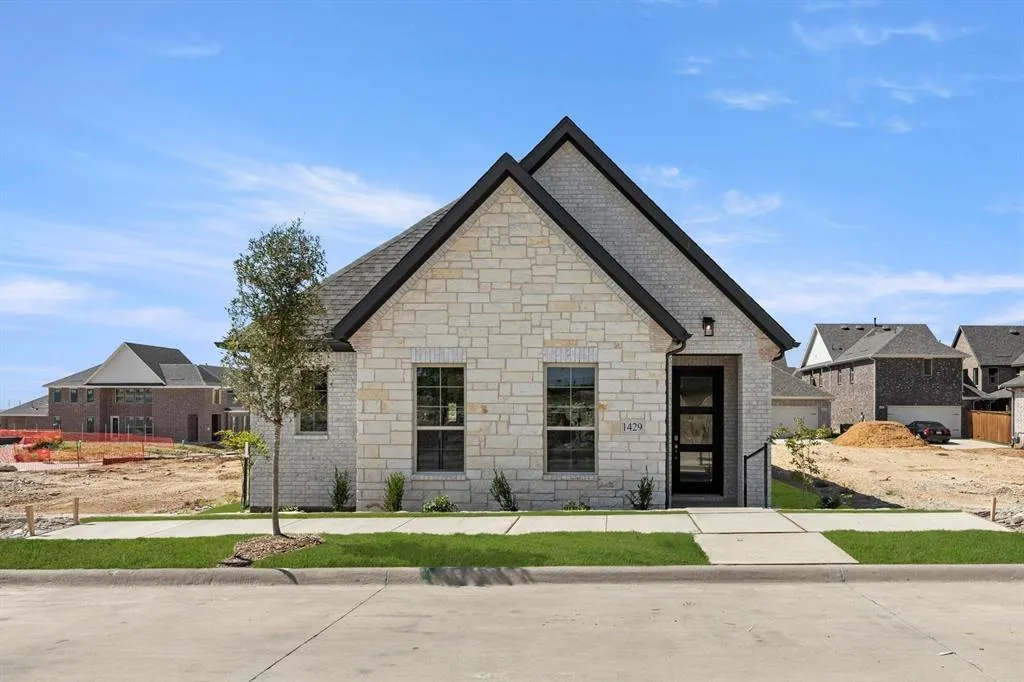 1429 Tipperary Drive